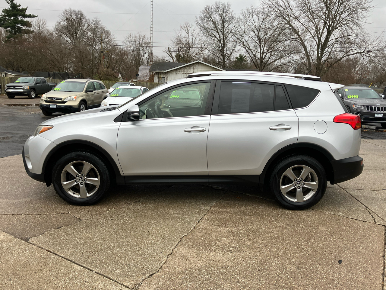 2015 Toyota RAV4 XLE photo 4