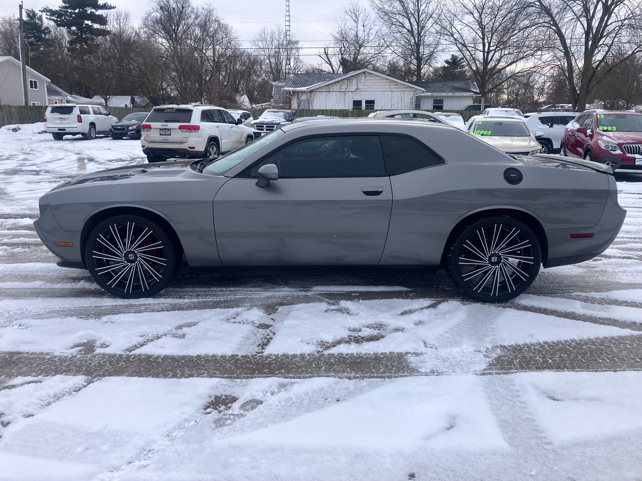 Dodge Challenger SE 2011