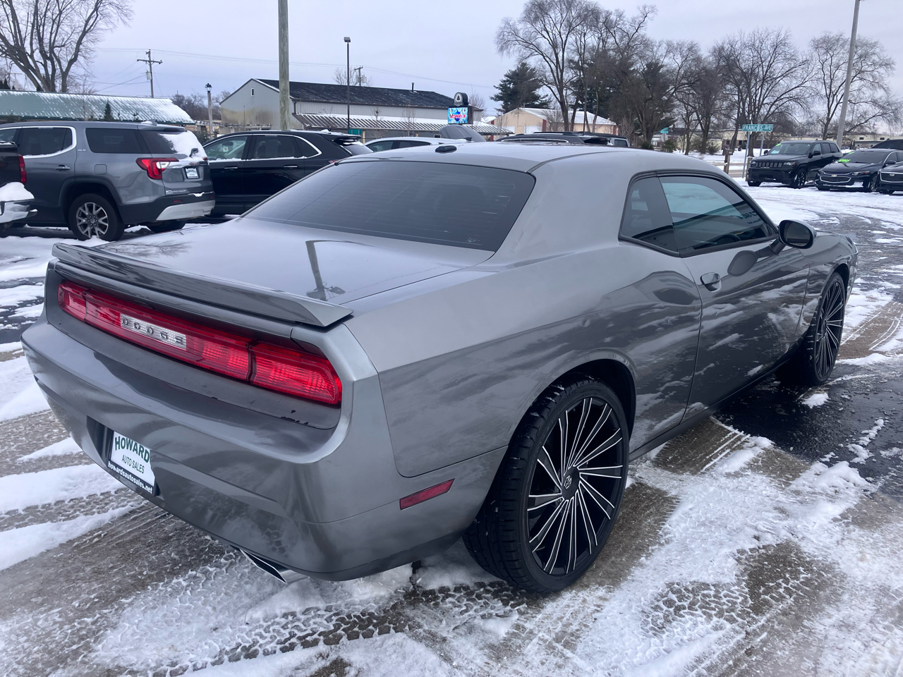Dodge Challenger SE 2011