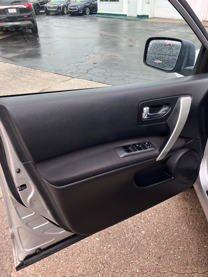 Nissan Rogue S AWD 2012