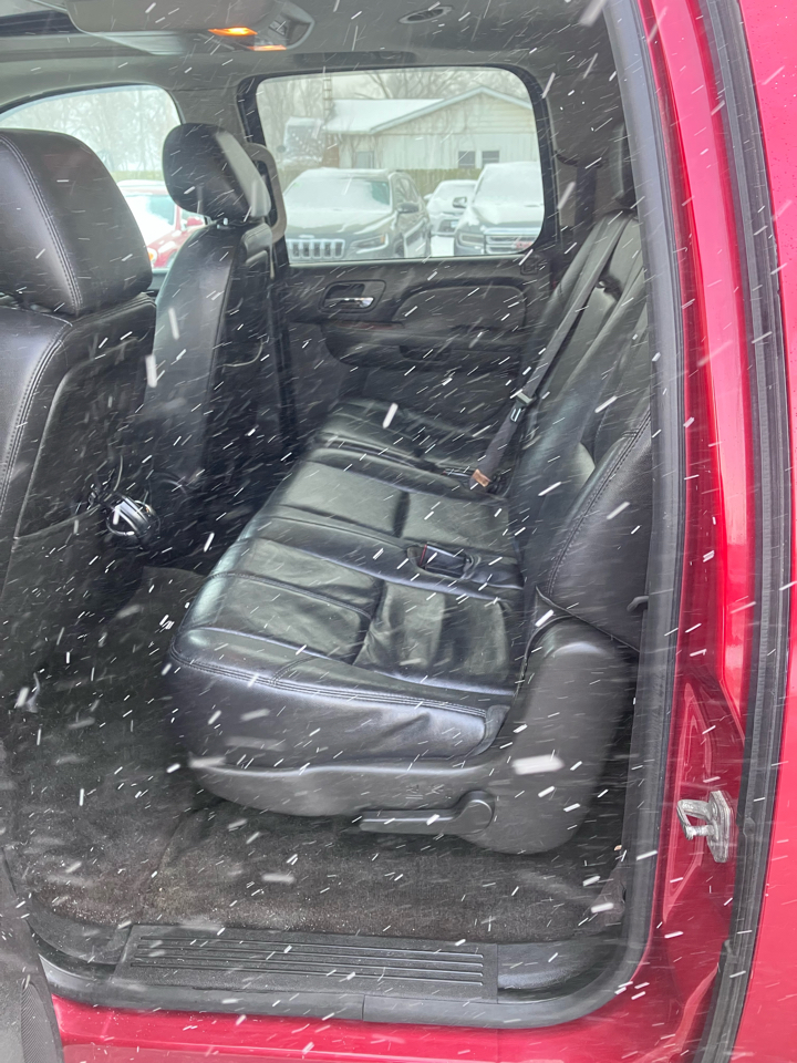 Chevrolet Suburban LT 1500 4WD 2014