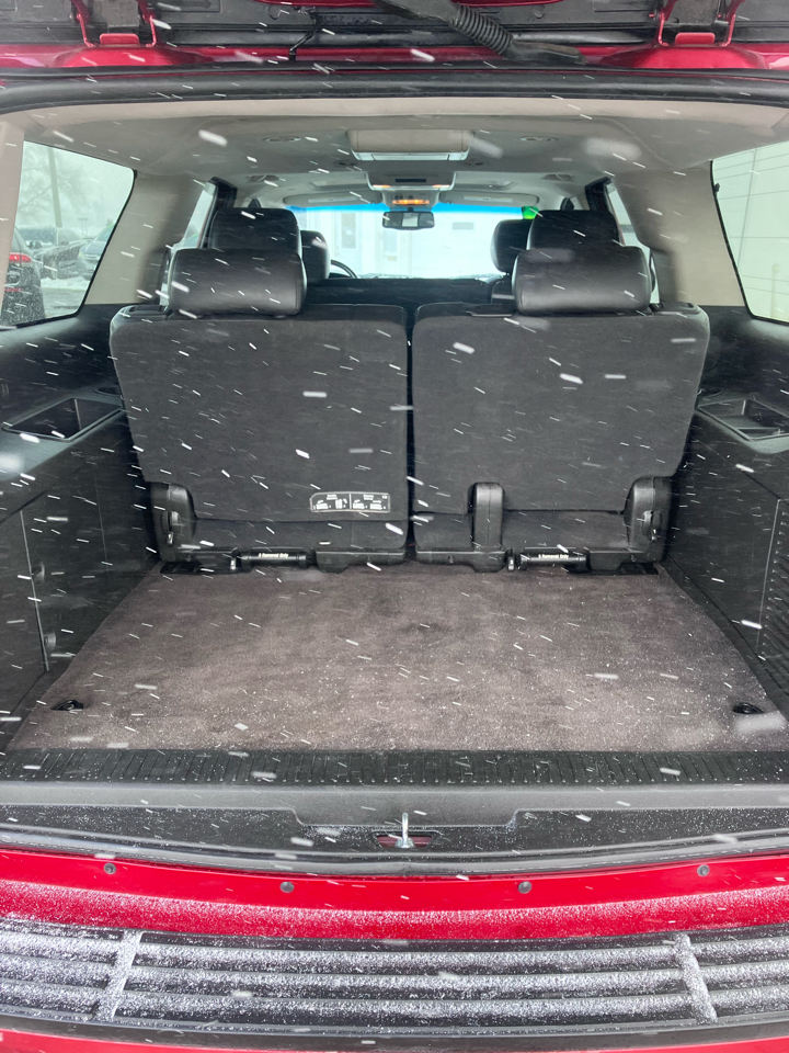 Chevrolet Suburban LT 1500 4WD 2014