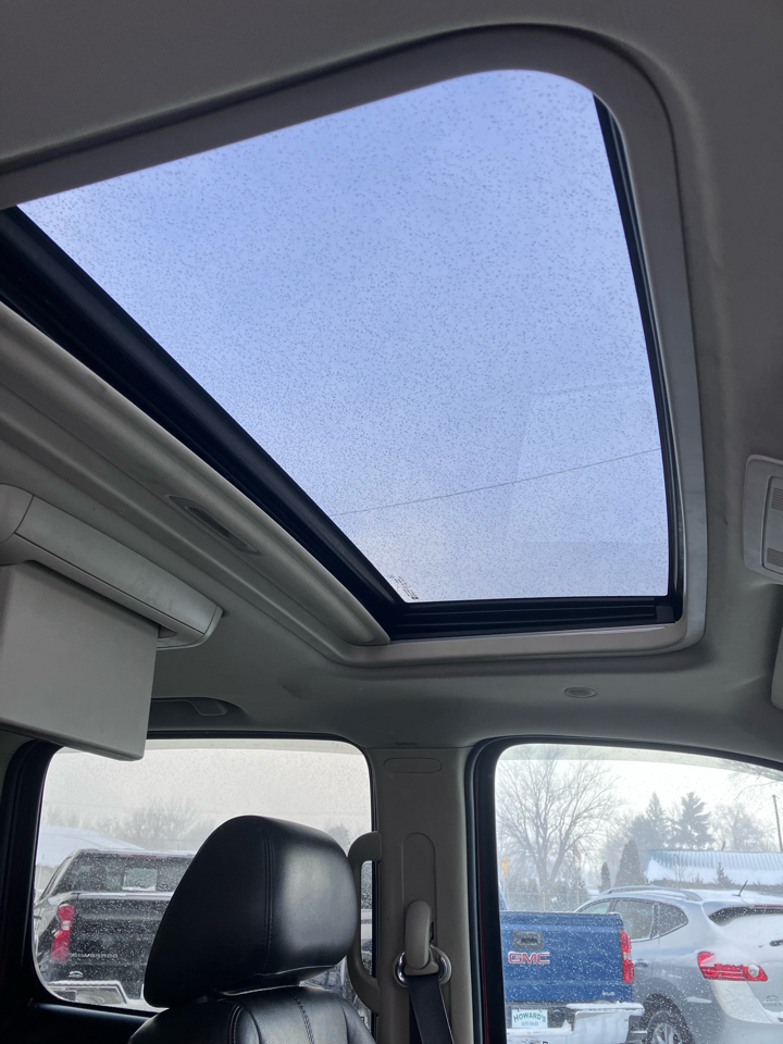 Chevrolet Suburban LT 1500 4WD 2014