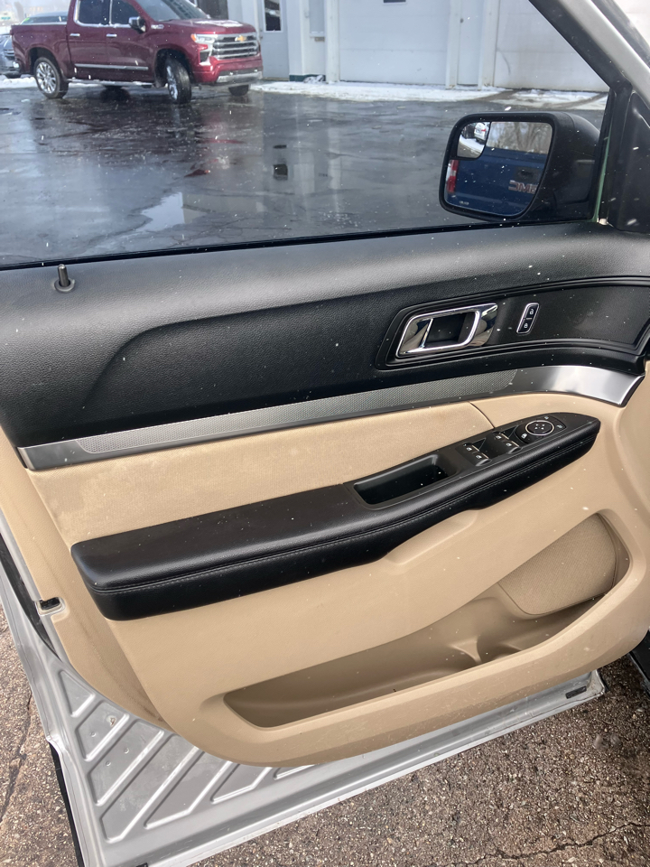 Ford Explorer Base 4WD 2017