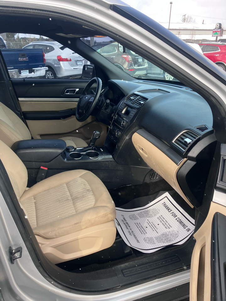 Ford Explorer Base 4WD 2017