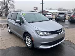 2021 Chrysler Voyager 