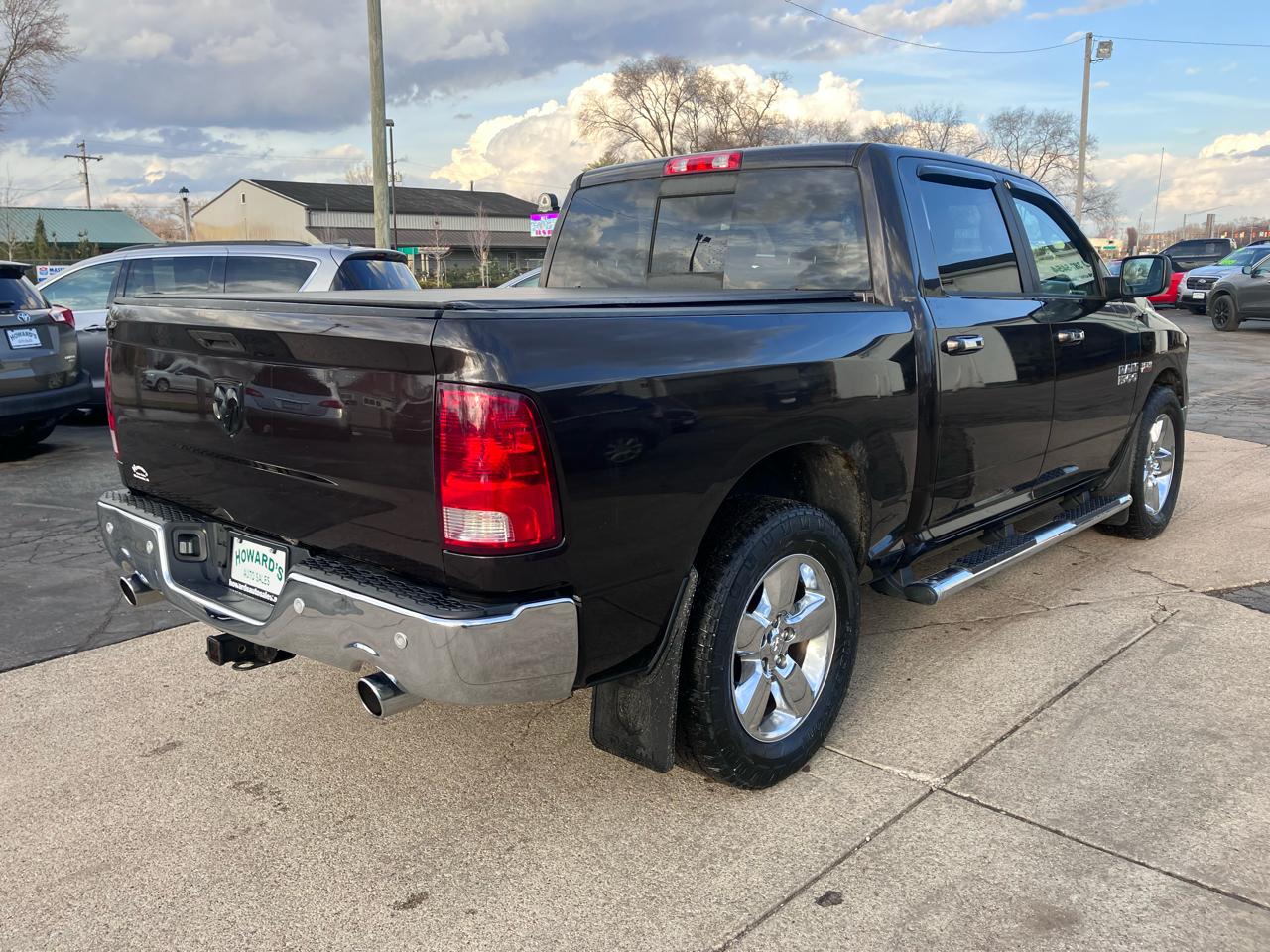 RAM 1500 SLT Crew Cab SWB 4WD 2017