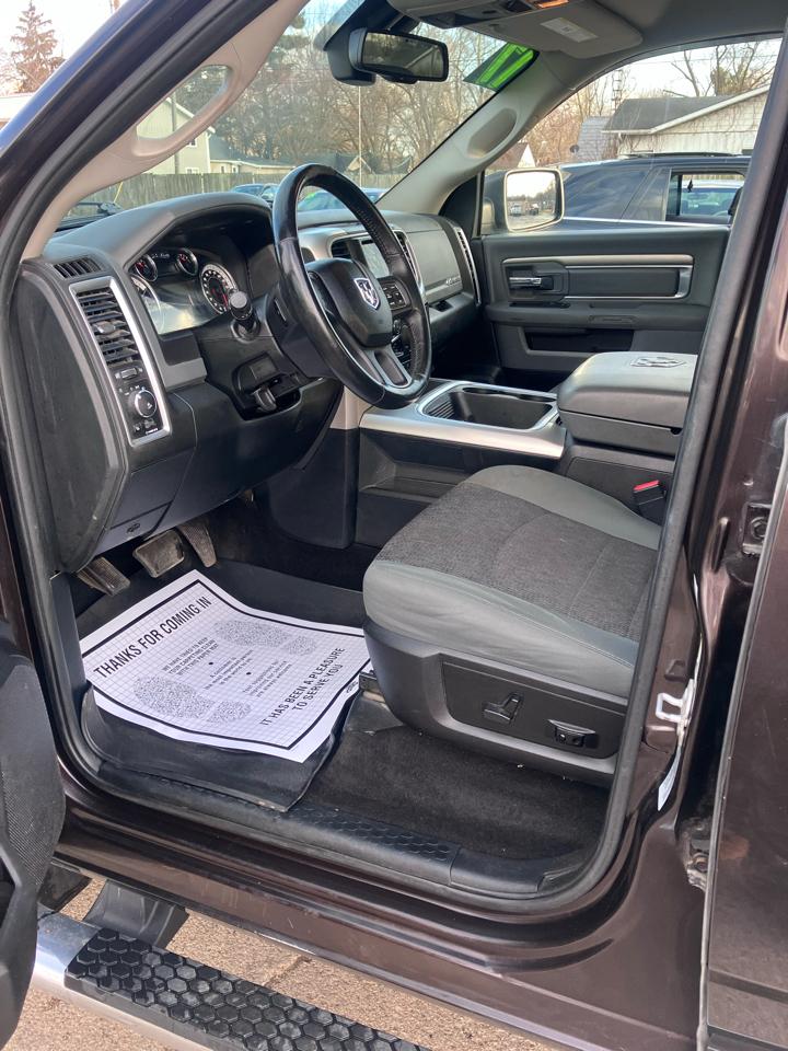 RAM 1500 SLT Crew Cab SWB 4WD 2017