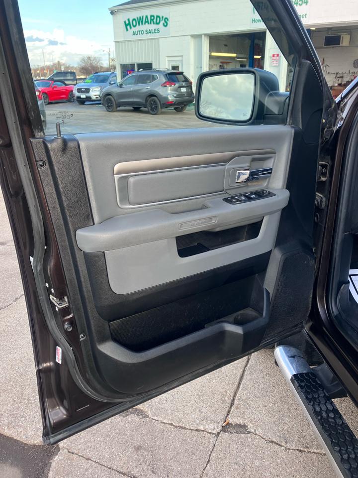 RAM 1500 SLT Crew Cab SWB 4WD 2017