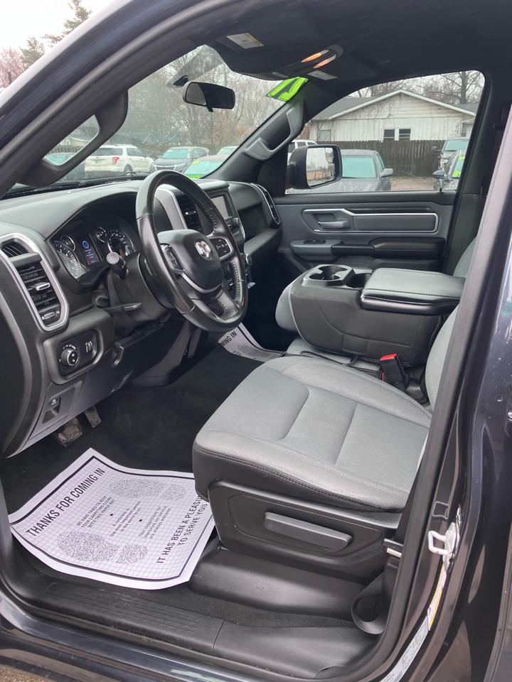 RAM 1500 Big Horn Quad Cab 4WD 2021