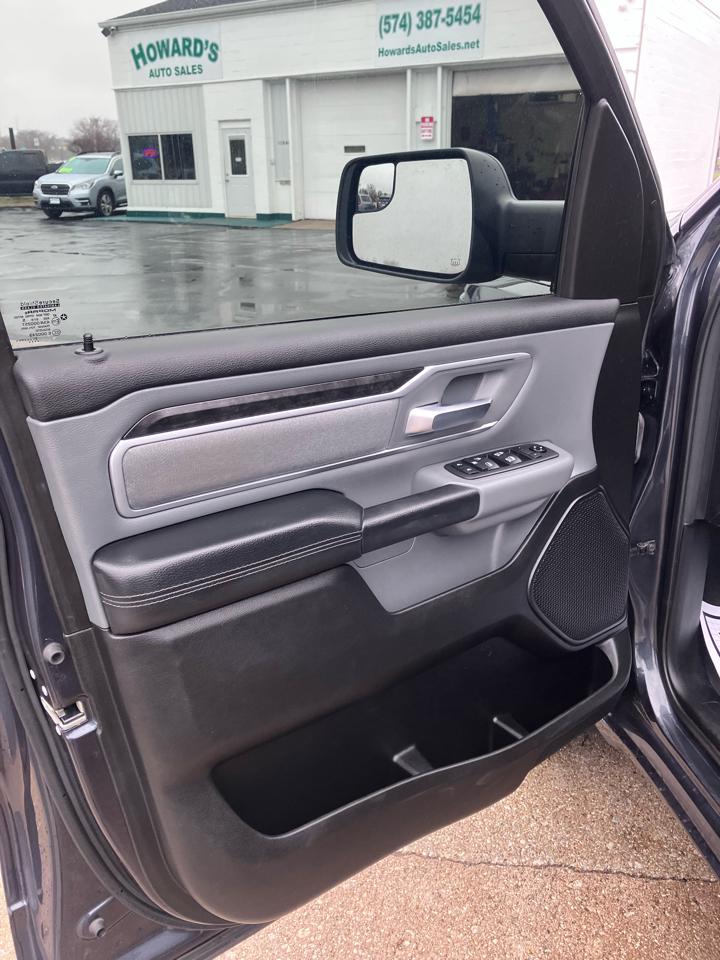 RAM 1500 Big Horn Quad Cab 4WD 2021