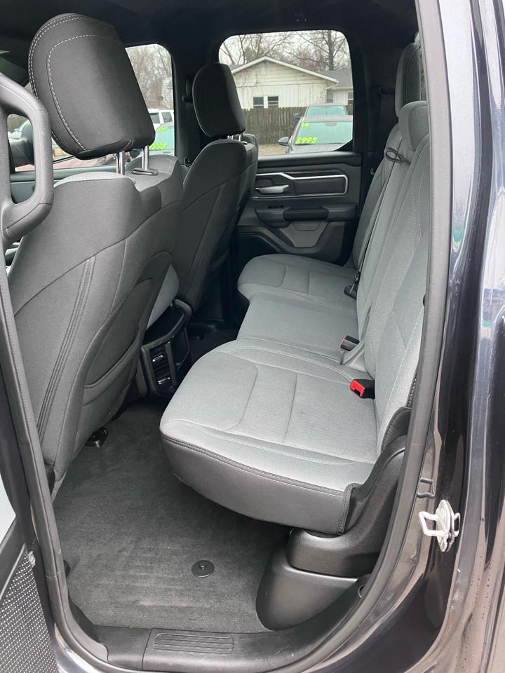 RAM 1500 Big Horn Quad Cab 4WD 2021