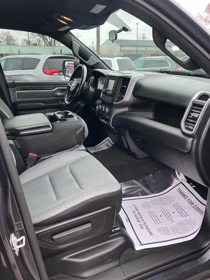 RAM 1500 Big Horn Quad Cab 4WD 2021