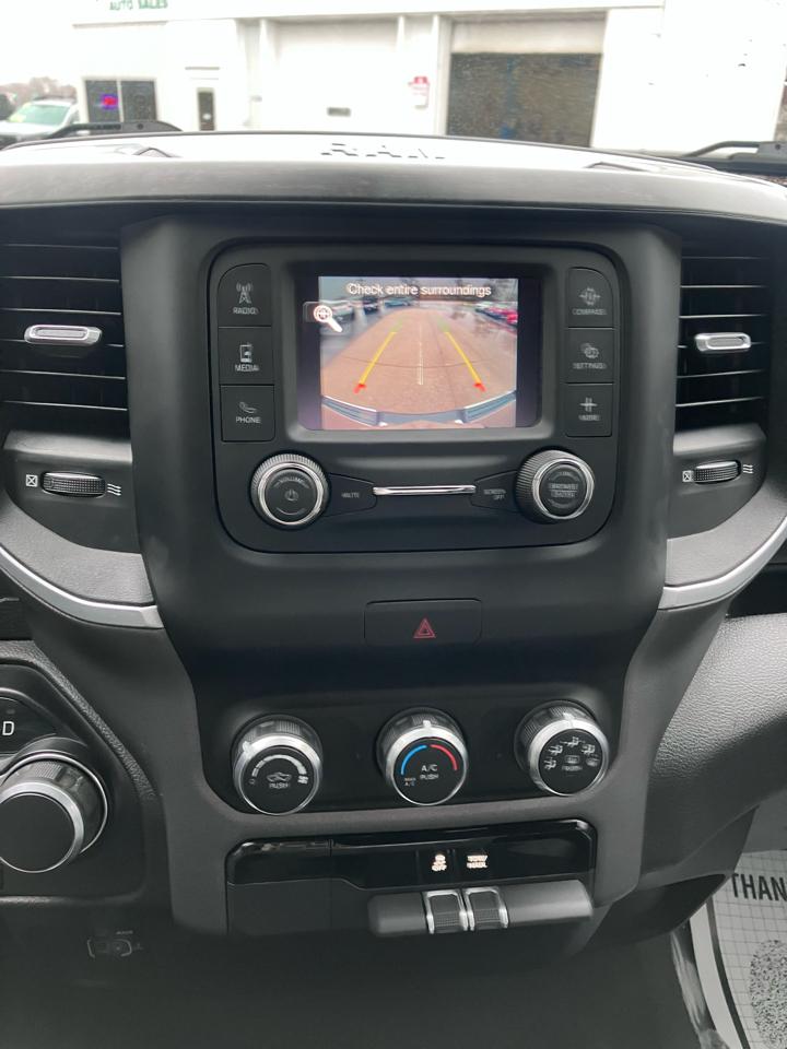 RAM 1500 Big Horn Quad Cab 4WD 2021