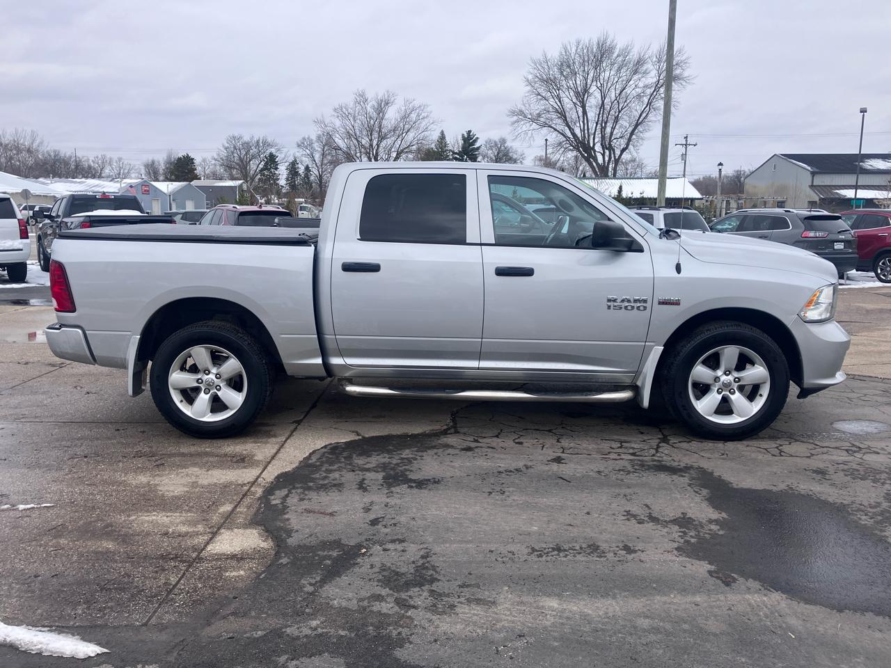 RAM 1500 Tradesman Crew Cab SWB 4WD 2014