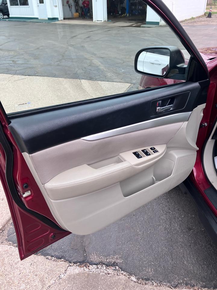 Subaru Outback 2.5i Premium 2013