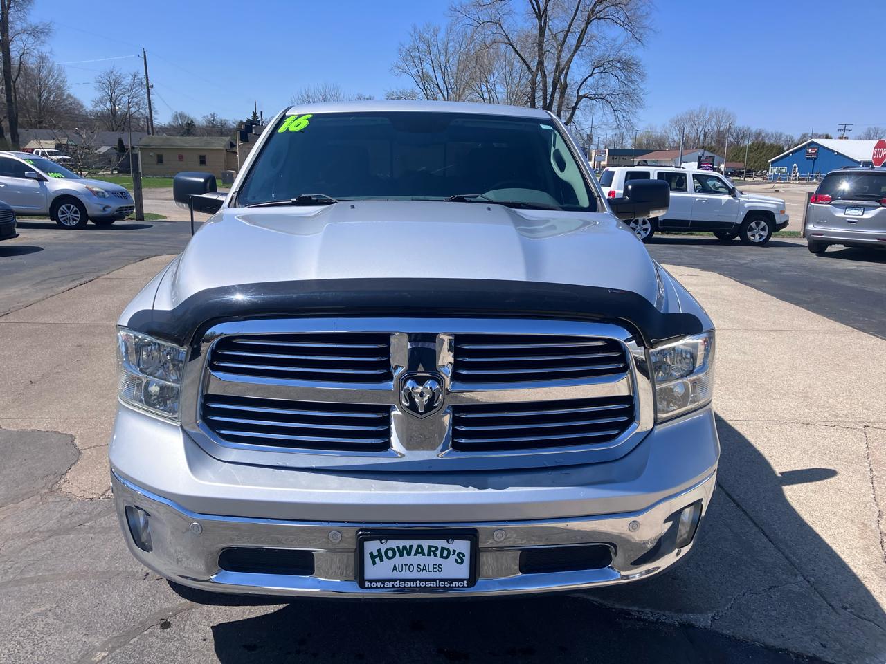 RAM 1500 SLT Crew Cab SWB 4WD 2016