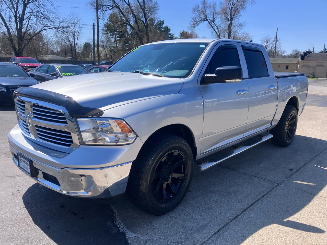 RAM 1500 SLT Crew Cab SWB 4WD 2016
