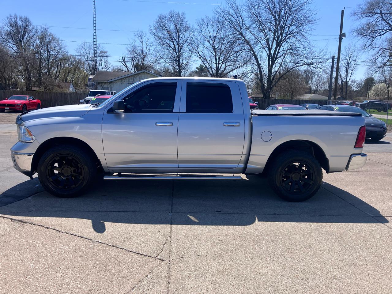 RAM 1500 SLT Crew Cab SWB 4WD 2016
