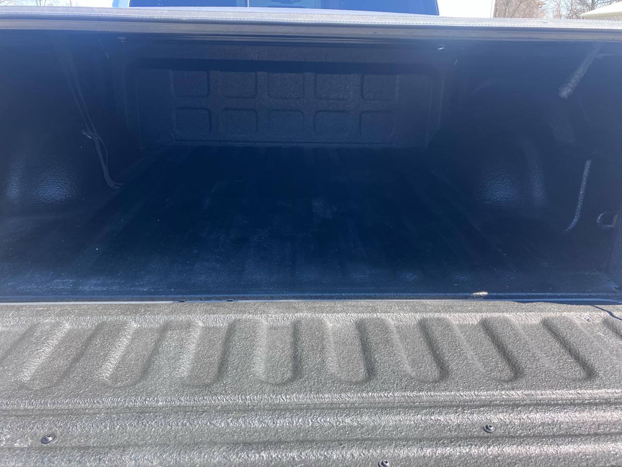 RAM 1500 SLT Crew Cab SWB 4WD 2016