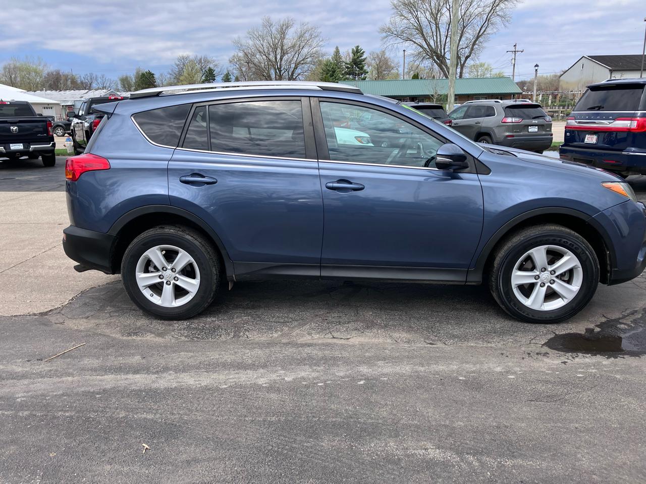 Toyota RAV4 XLE AWD 2013