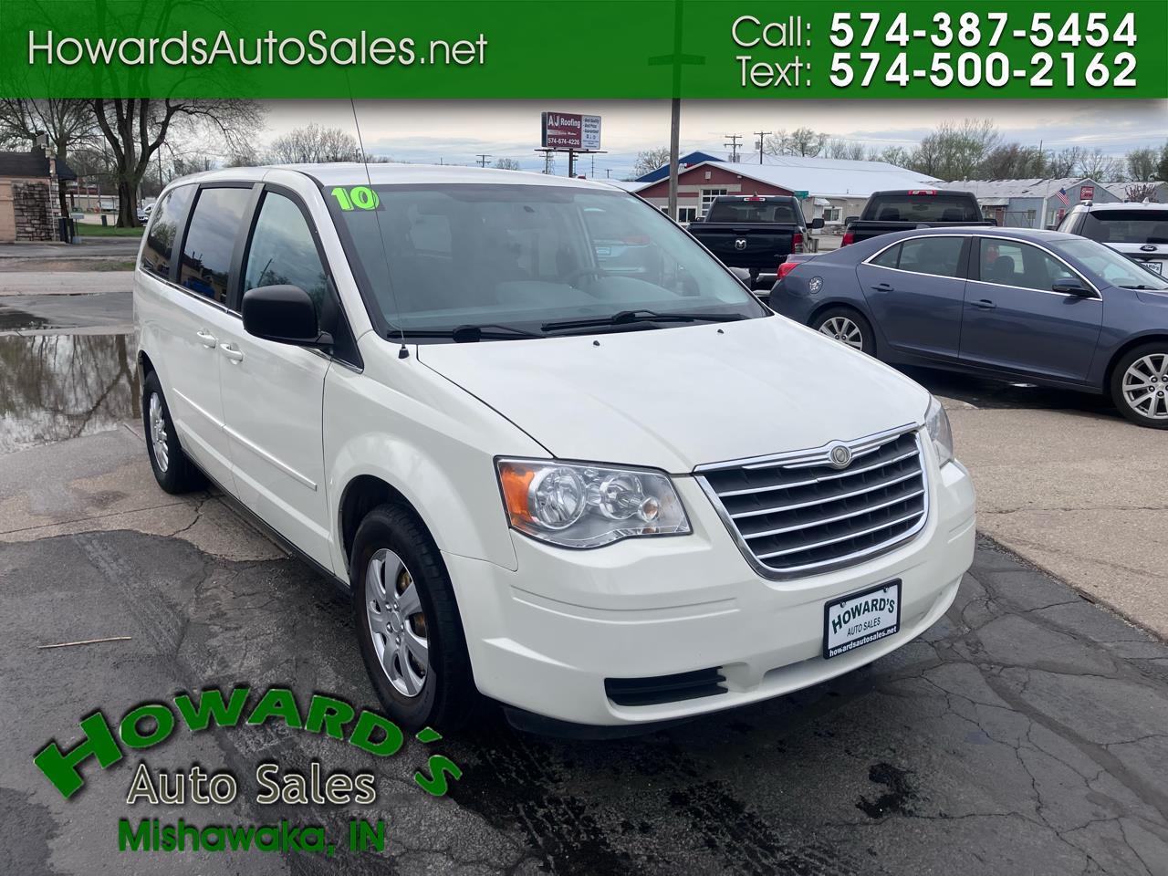 Chrysler Town & Country LX 2010