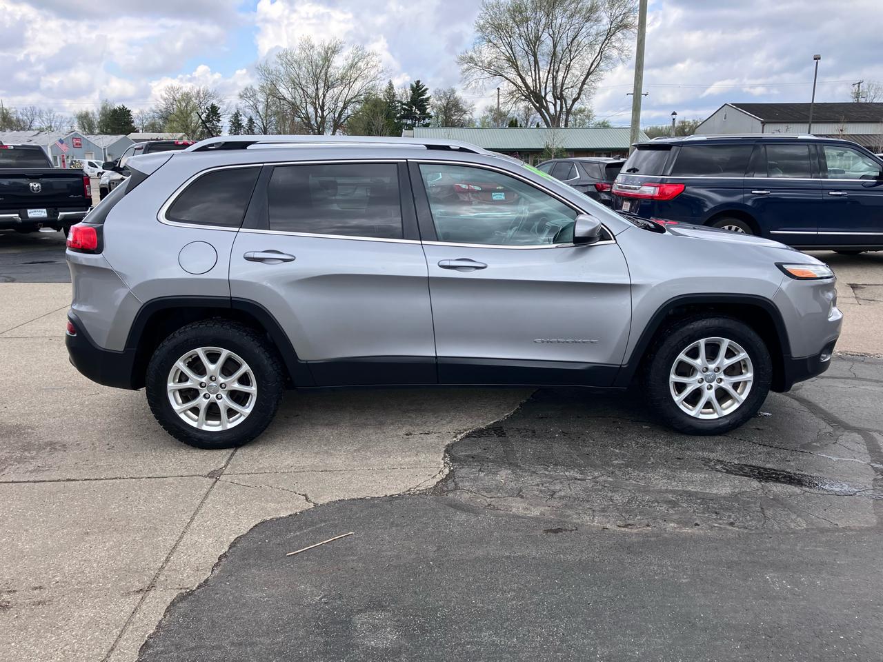 Jeep Cherokee Latitude 4WD 2014