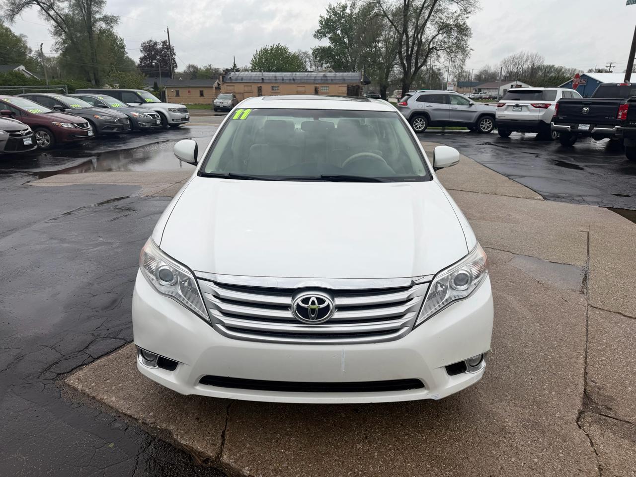 Toyota Avalon Base 2011