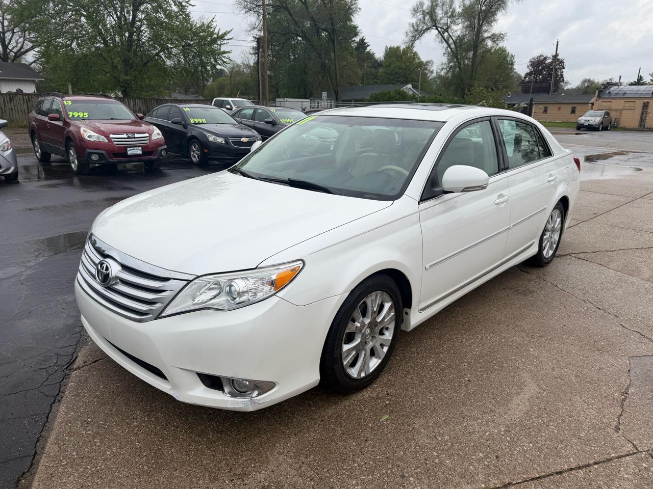 Toyota Avalon Base 2011