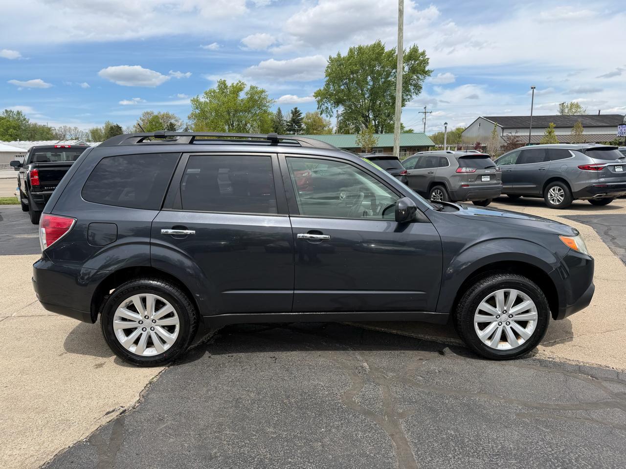 Subaru Forester 2.5X Premium 2012
