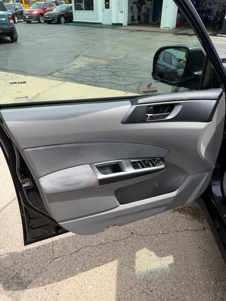 Subaru Forester 2.5X Premium 2012