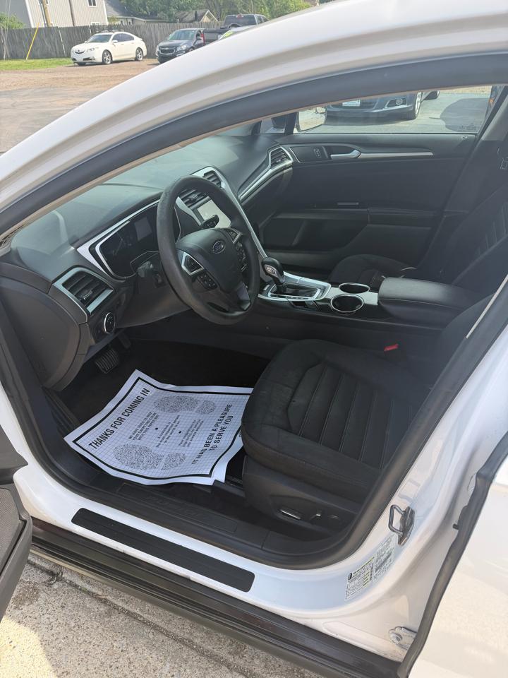 Ford Fusion SE 2013