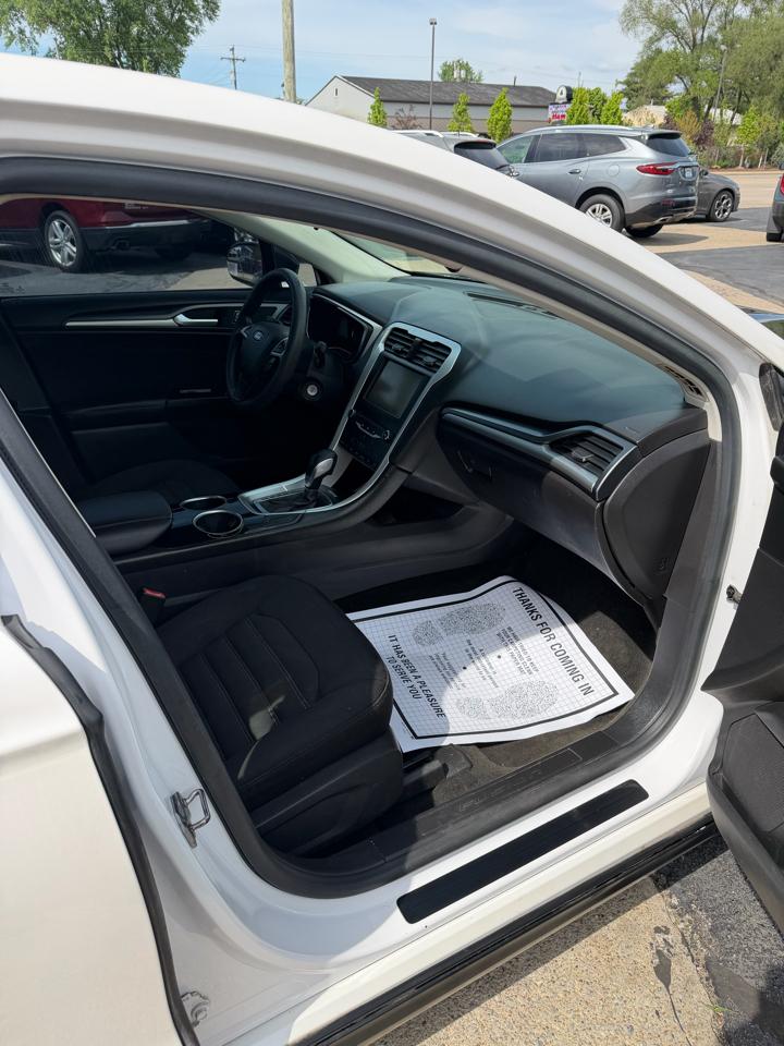 Ford Fusion SE 2013