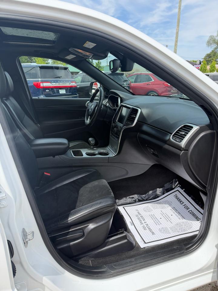 Jeep Grand Cherokee Laredo 4WD 2015