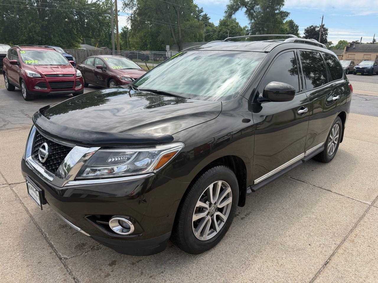 Nissan Pathfinder SV 4WD 2015