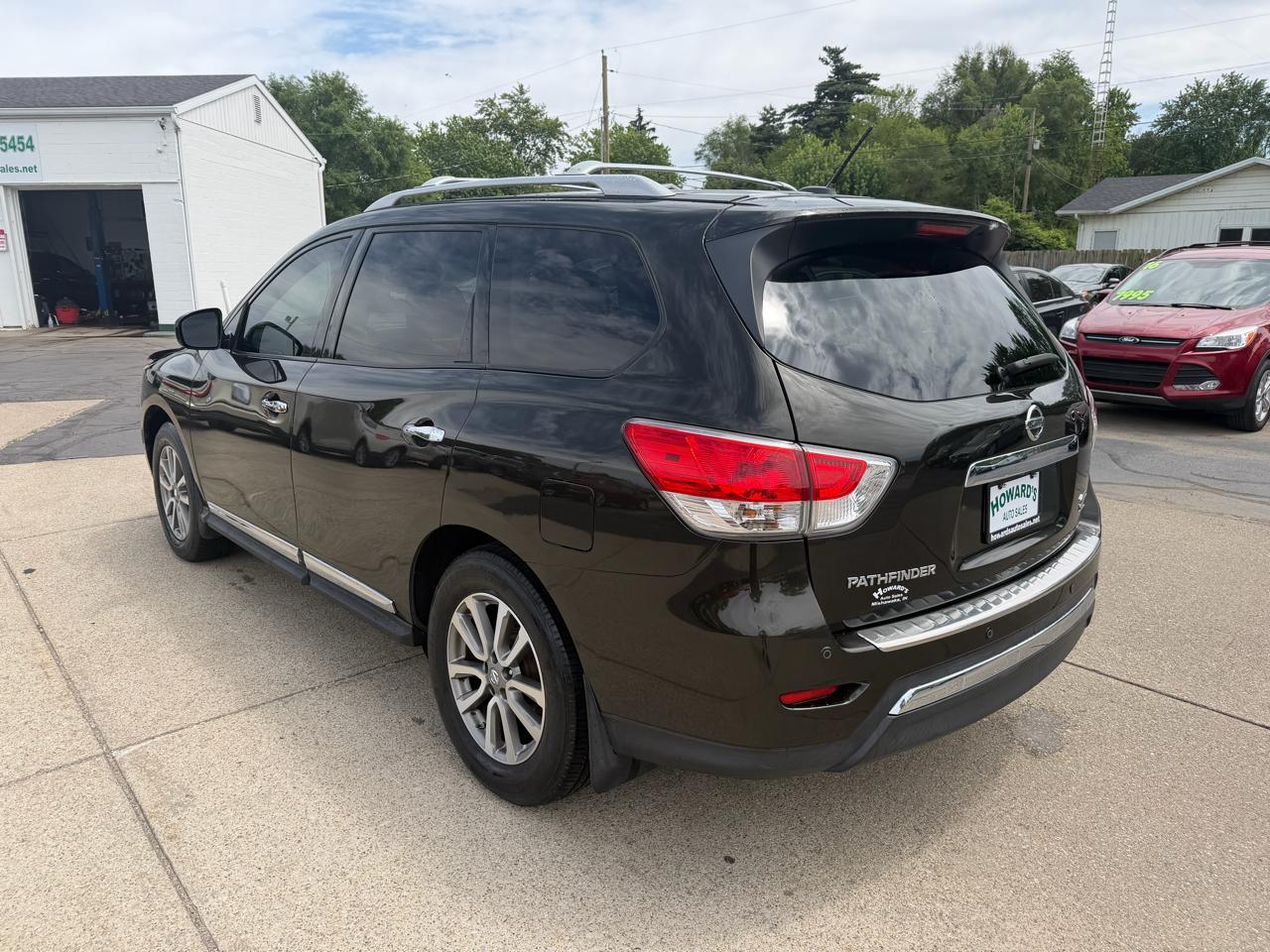 Nissan Pathfinder SV 4WD 2015