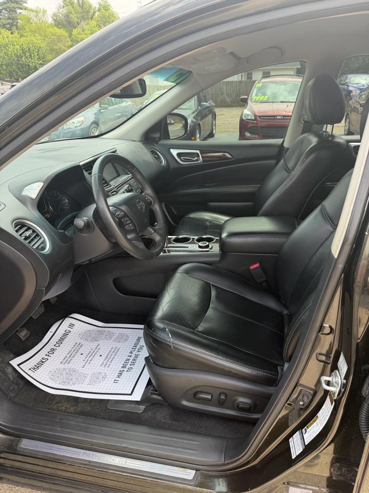 Nissan Pathfinder SV 4WD 2015