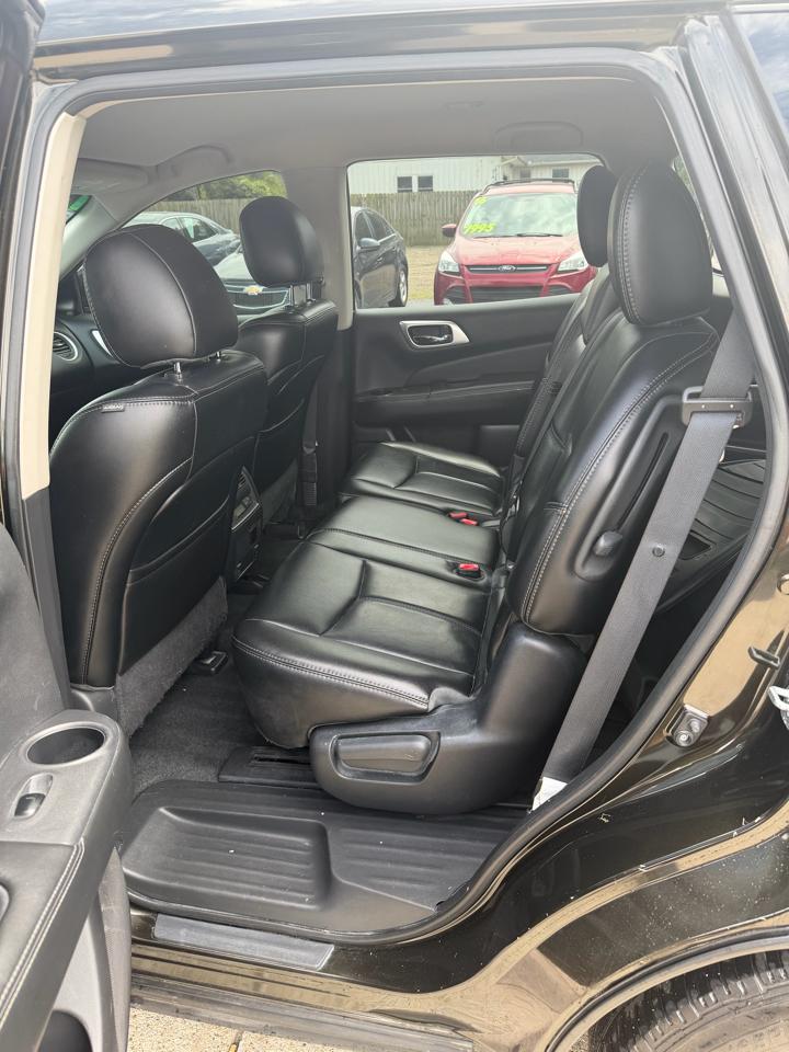 Nissan Pathfinder SV 4WD 2015