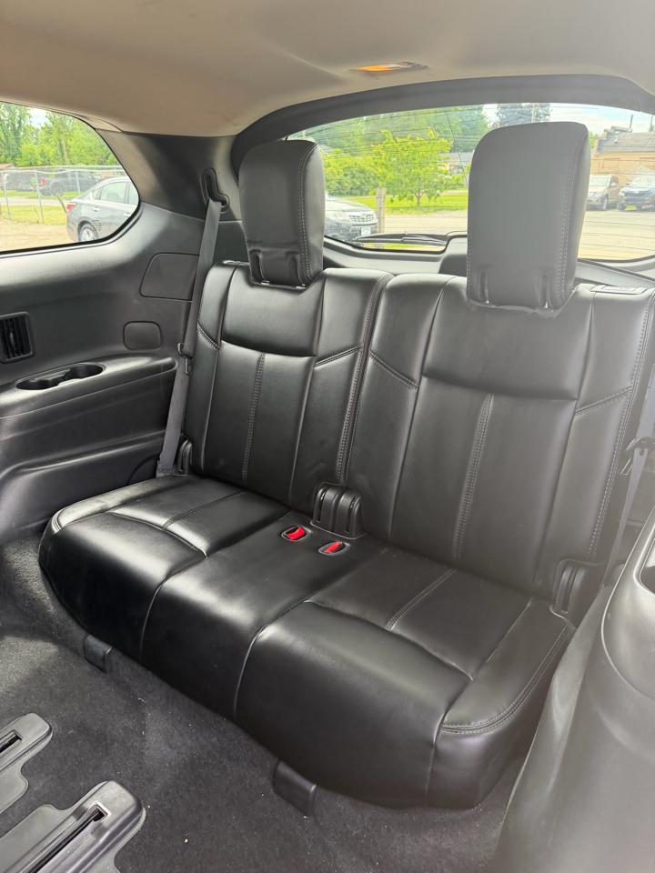 Nissan Pathfinder SV 4WD 2015