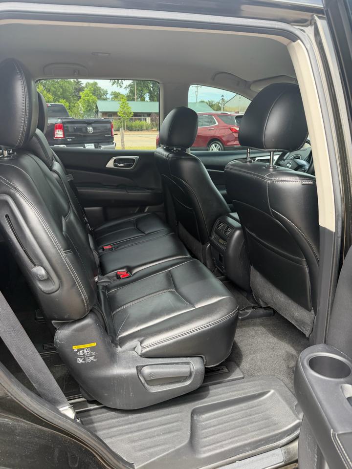 Nissan Pathfinder SV 4WD 2015