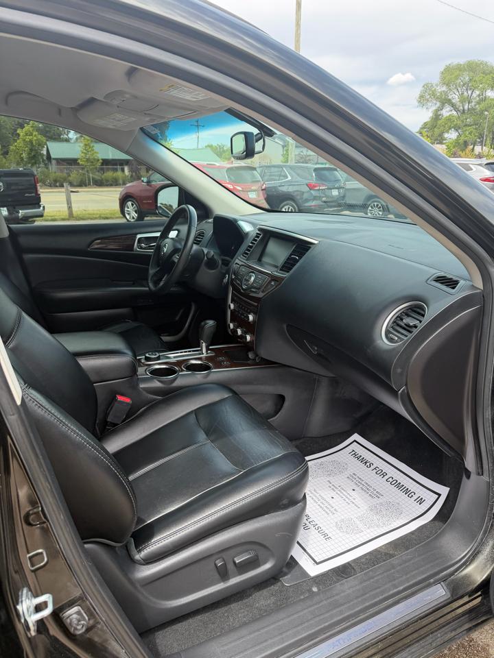 Nissan Pathfinder SV 4WD 2015