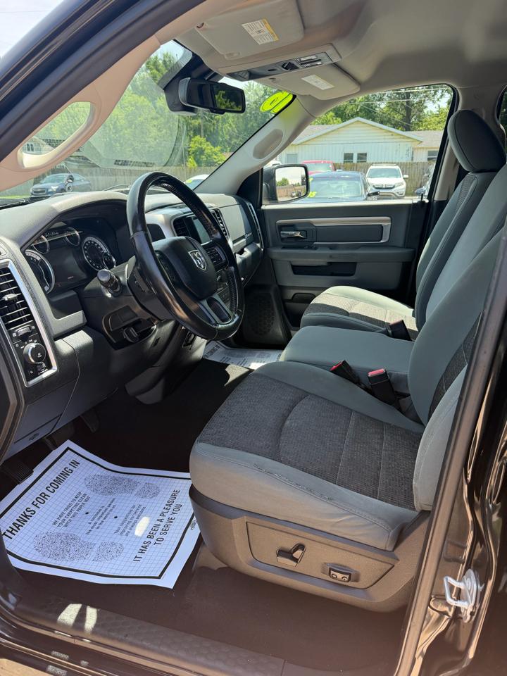 RAM 1500 4WD Crew Cab 140.5" Big Horn 2016