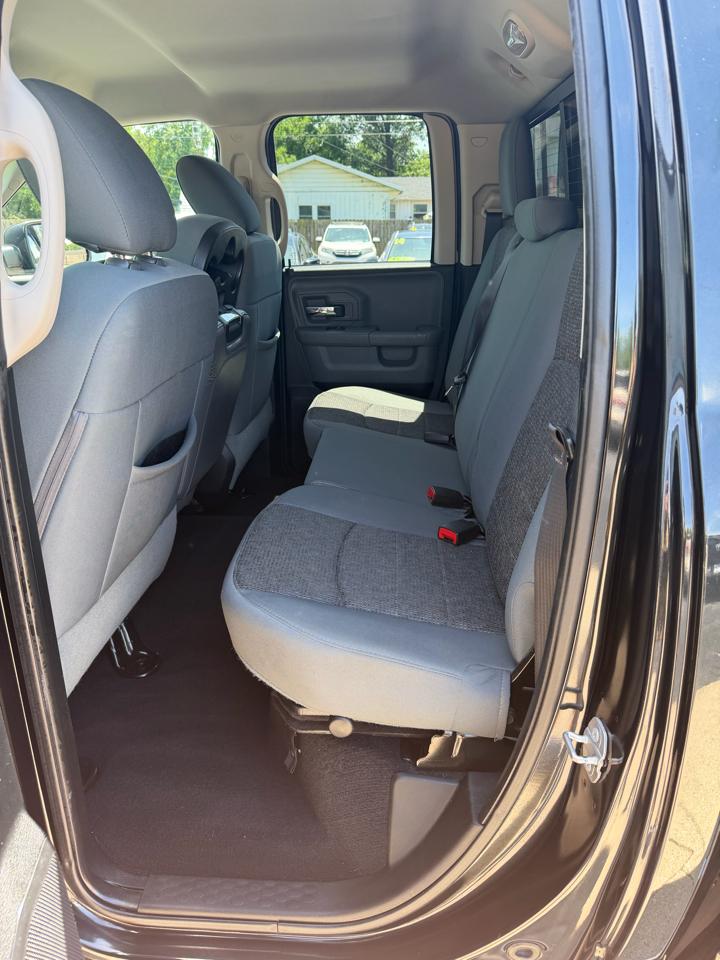 RAM 1500 4WD Crew Cab 140.5" Big Horn 2016