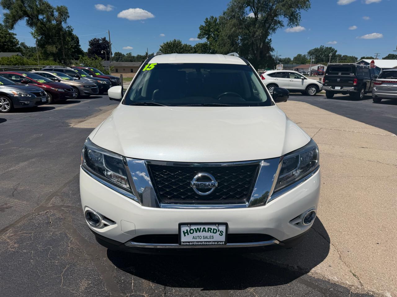 Nissan Pathfinder SV 4WD 2015