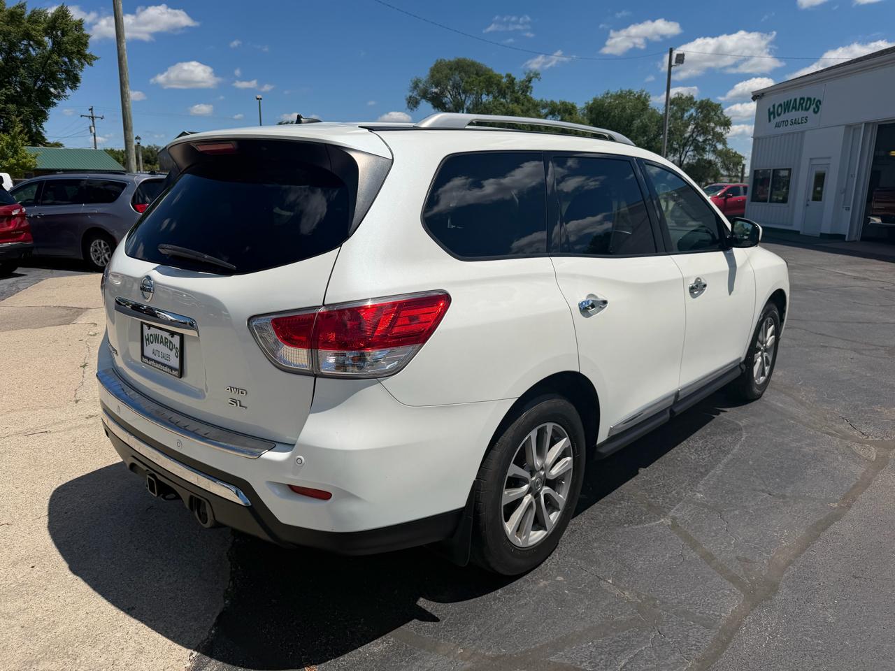 Nissan Pathfinder SV 4WD 2015