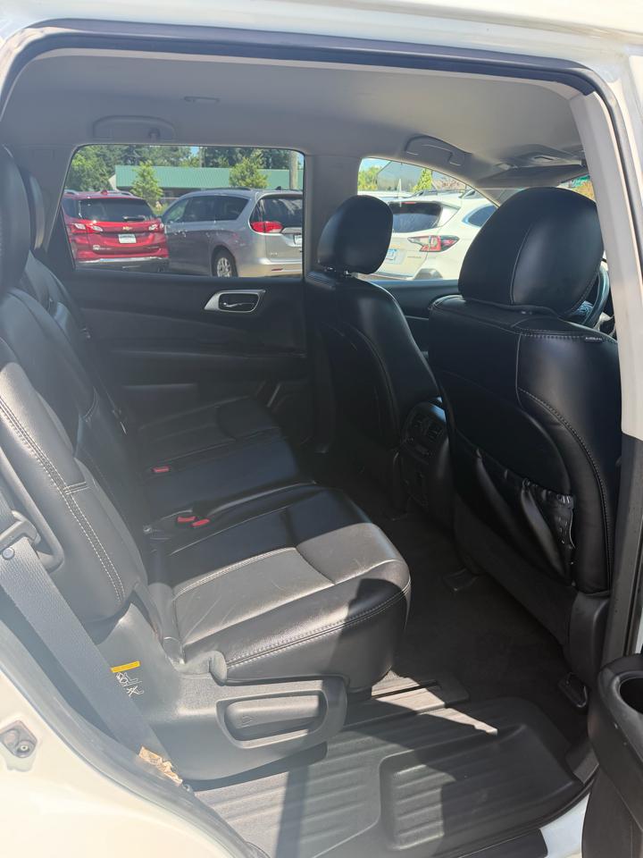 Nissan Pathfinder SV 4WD 2015