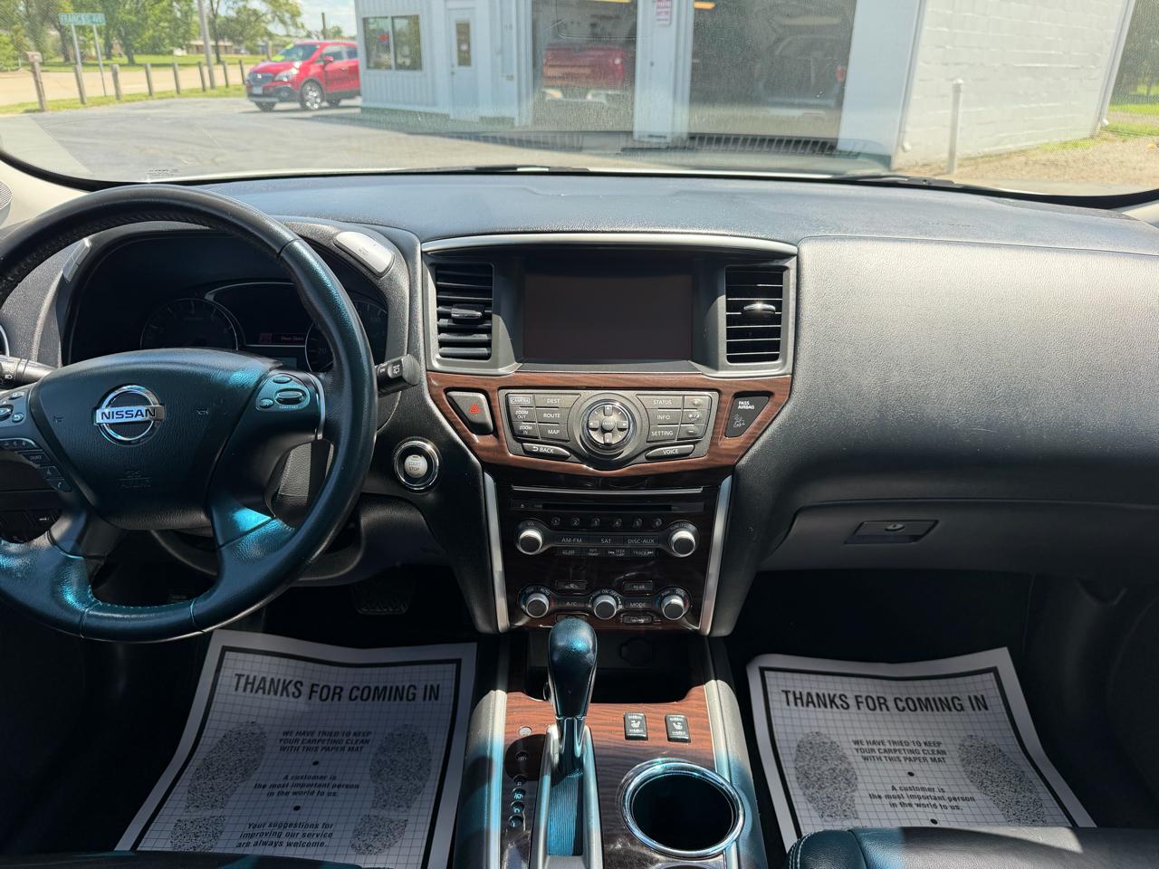 Nissan Pathfinder SV 4WD 2015