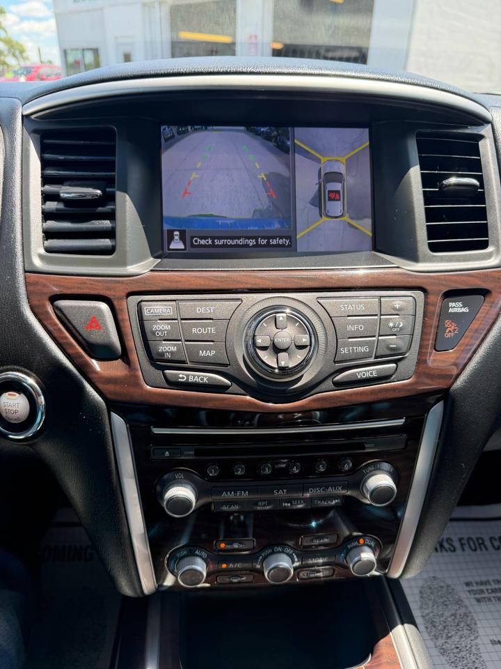Nissan Pathfinder SV 4WD 2015