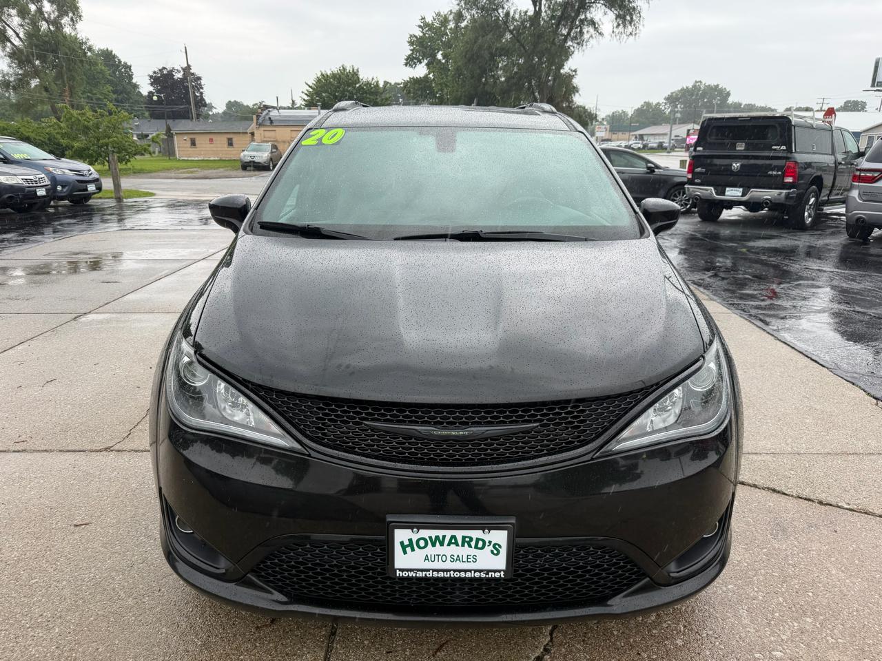 Chrysler Pacifica Touring-L Plus 2020