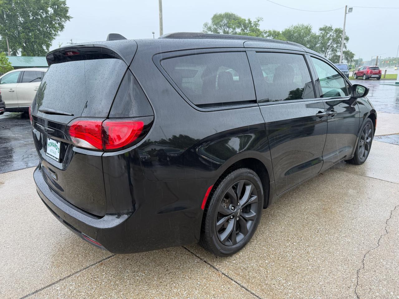 Chrysler Pacifica Touring-L Plus 2020